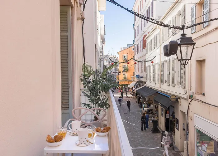 Mero By Halldis Daire *